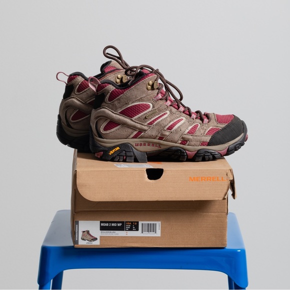 Merrell Women's Moab 2 Waterproof Mid Hiking Boots - Blush - Picture 3 of 9